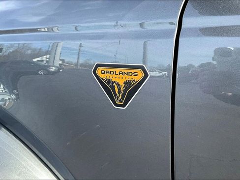 Used 2022 Ford Bronco Badlands image 26