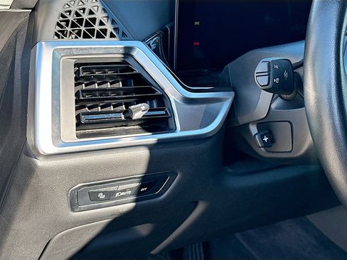 Used 2025 BMW X7 xDrive40i image 10