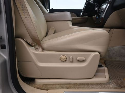 Used 2007 Chevrolet Avalanche LTZ w/ LTZ Preferred Equipment Group image 13