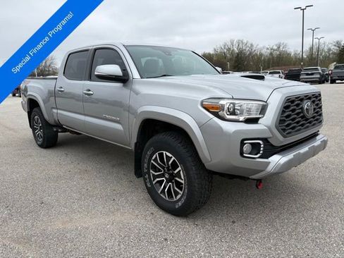 Used 2020 Toyota Tacoma SR5 AWD/4WD image 8
