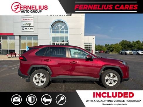 Used 2020 Toyota RAV4 XLE w/ Convenience Package AWD/4WD image 2