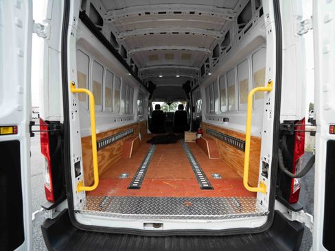 Used 2023 Ford Transit 250 148 High Roof Extended AWD image 25