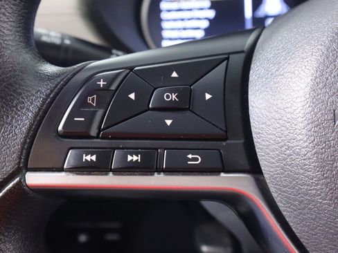 Used 2020 Nissan Versa SV FWD image 12