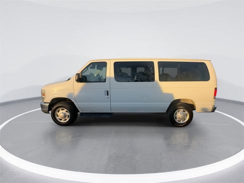 Used 2014 Ford E-350 and Econoline 350 XLT image 5