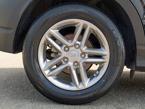 Used 2023 Hyundai Kona SE FWD image 13