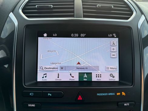 Used 2019 Ford Explorer Limited w/ Ford Safe & Smart Package FWD image 30