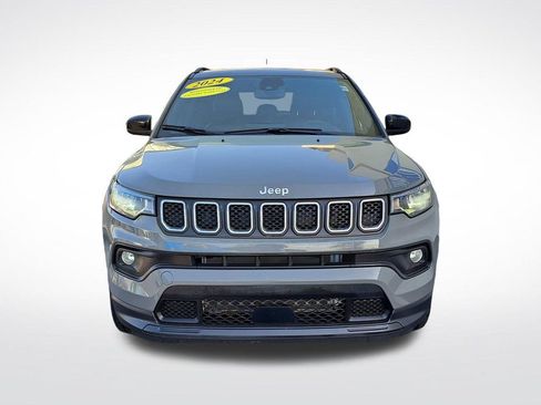Used 2024 Jeep Compass Latitude AWD/4WD image 3