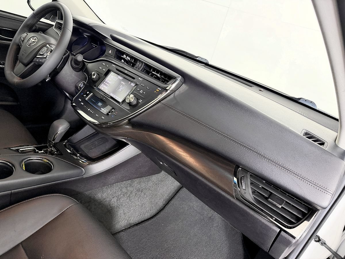 Used 2016 Toyota Avalon Limited FWD image 48