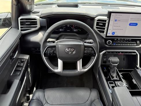 Used 2025 Toyota Sequoia Platinum AWD/4WD image 26