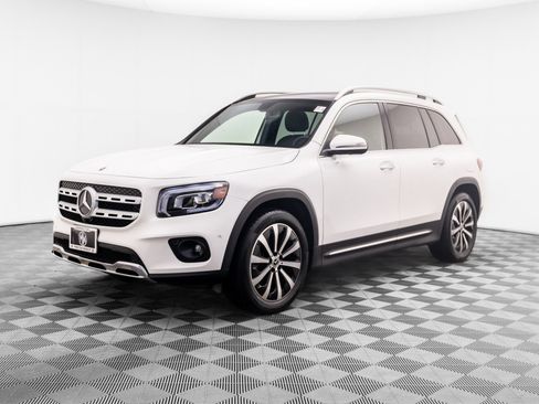 Used 2023 Mercedes-Benz GLB 250 4MATIC image 1