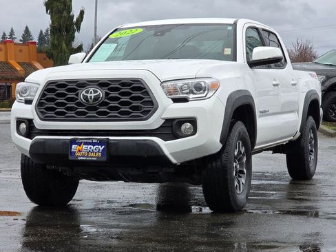 Used 2022 Toyota Tacoma TRD Off-Road image 3