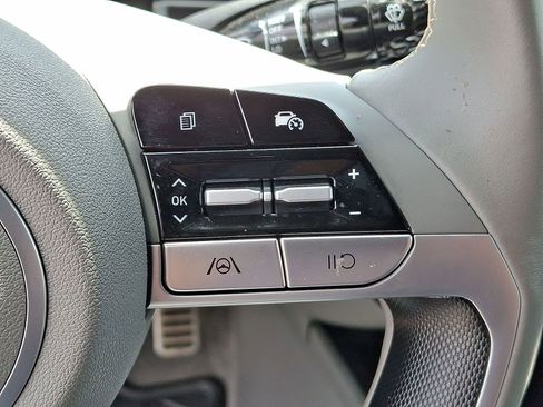 Used 2025 Hyundai Elantra Sport FWD image 24
