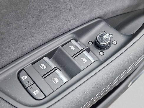 New 2026 Audi SQ8 Premium Plus AWD/4WD image 6