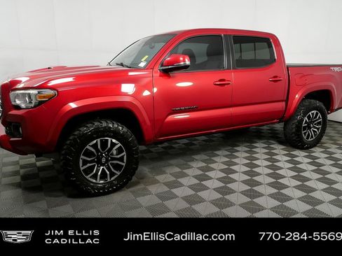 Used 2020 Toyota Tacoma TRD Sport image 2