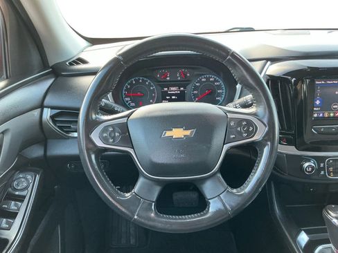 Used 2020 Chevrolet Traverse LT image 18