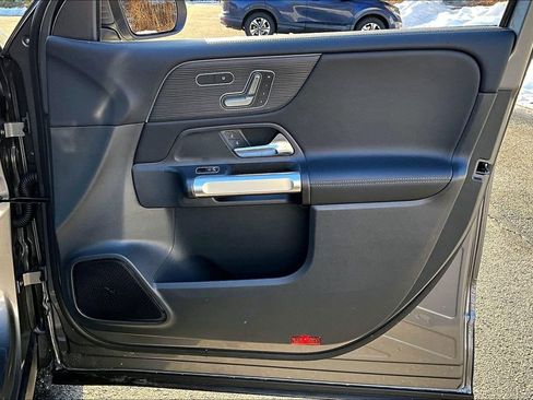 Used 2026 Mercedes-Benz GLB 250 4MATIC image 19