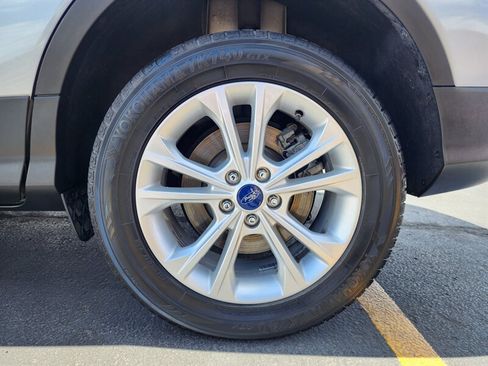 Used 2017 Ford Escape SE w/ Equipment Group 201A AWD/4WD image 18