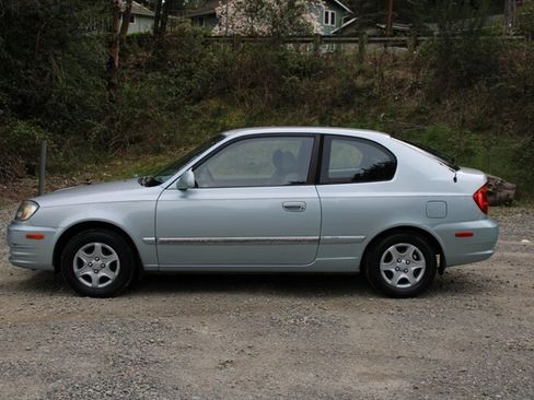 Used 2004 Hyundai Accent GL image 12