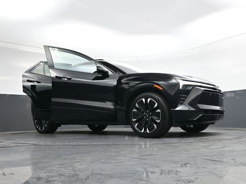 Used 2024 Chevrolet Blazer EV RS image 37