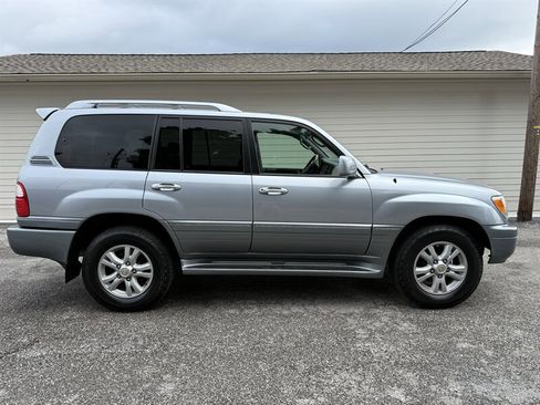 Used 2005 Lexus LX 470 4WD image 1