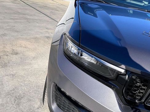 New 2025 Jeep Grand Cherokee Limited image 16