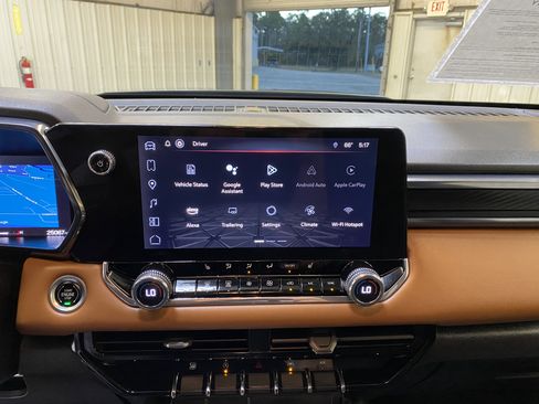 Used 2024 GMC Canyon AT4 image 35