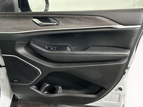 Used 2022 Jeep Grand Cherokee Limited 4xe image 35