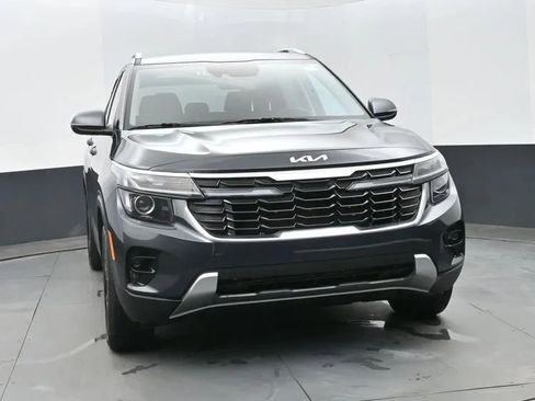 Used 2025 Kia Seltos S image 3