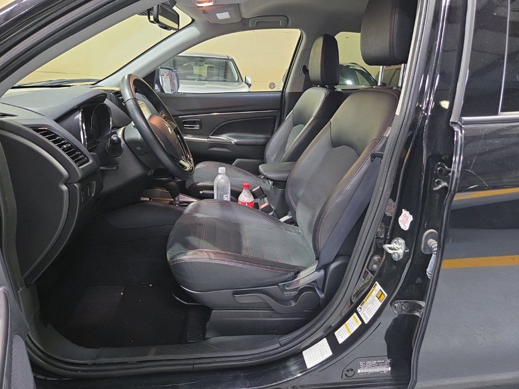 Used 2025 Mitsubishi Outlander Sport SE AWD/4WD image 3