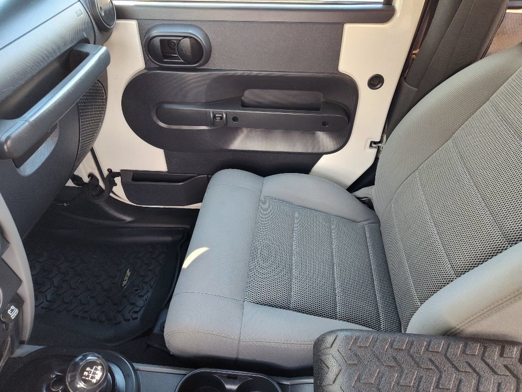 Used 2009 Jeep Wrangler Rubicon w/ PWR Convenience Group AWD/4WD image 22