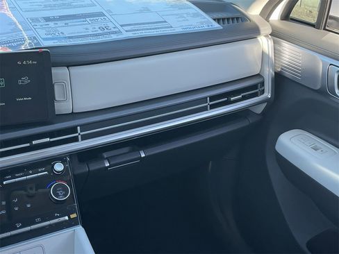 New 2026 Hyundai Santa Fe SE image 15