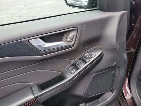 Used 2023 Ford Escape ST-Line w/ Tech Pack #1 image 9