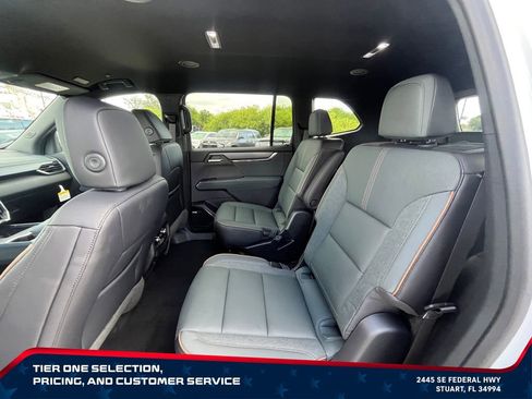New 2026 GMC Acadia AT4 w/ Luxury Package AWD/4WD image 12