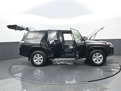 Used 2016 Toyota 4Runner SR5 Premium image 33