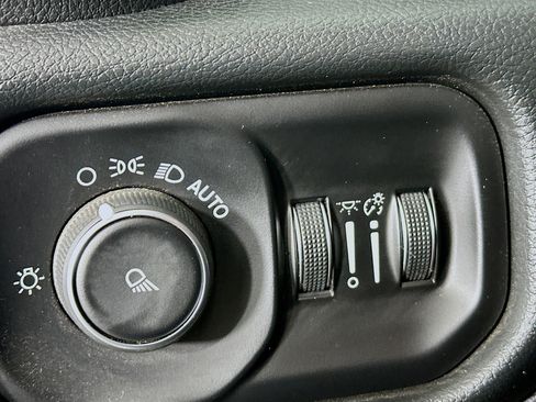 Used 2019 RAM 2500 Tradesman image 16