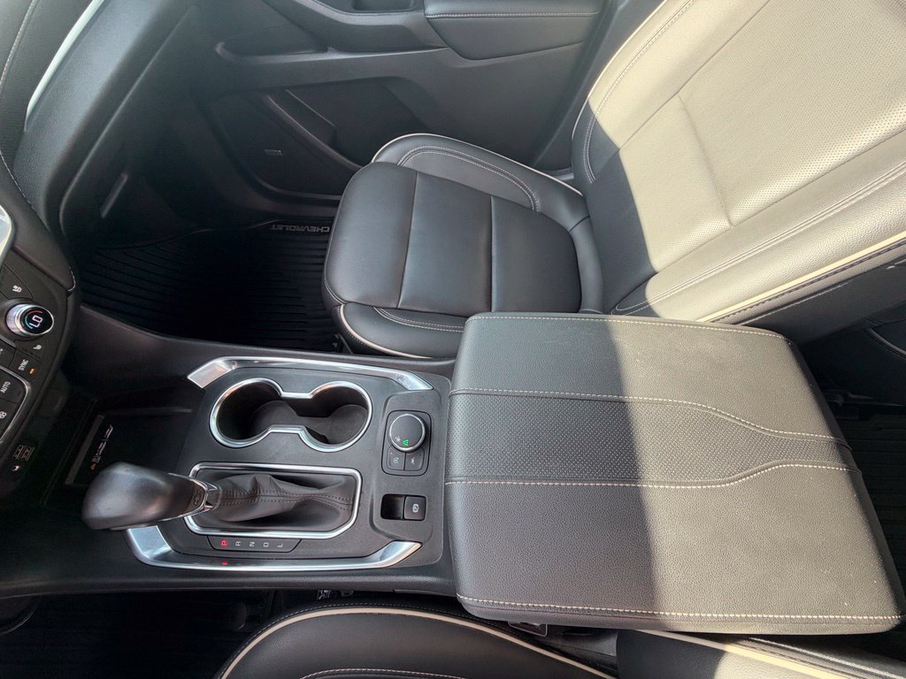 Used 2022 Chevrolet Traverse Premier FWD image 13