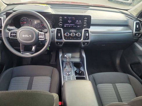 Used 2022 Kia Sorento LX image 19