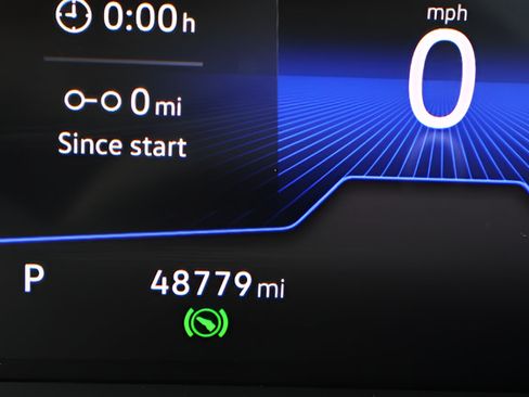Certified 2025 Volkswagen Jetta SE FWD image 2