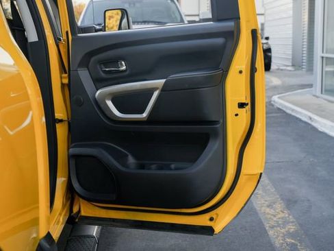 Used 2018 Nissan Titan PRO-4X w/ Pro-4x Convenience Package image 41