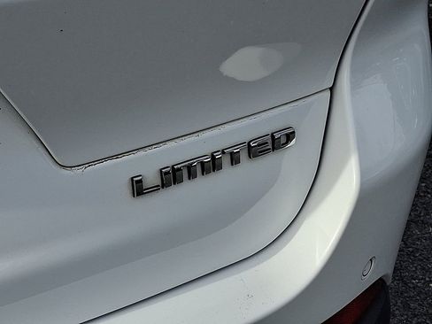 Certified 2022 Jeep Grand Cherokee L Limited image 16