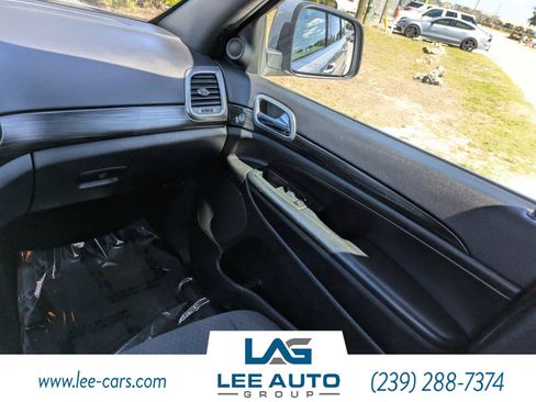 Used 2020 Jeep Grand Cherokee Laredo w/ Security & Convenience Group image 15