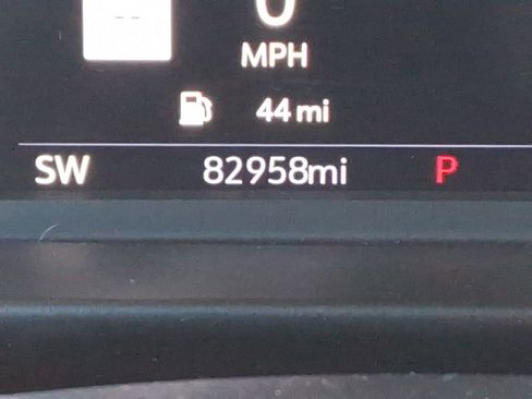 Used 2021 Chevrolet Suburban High Country w/ Premium Package image 32