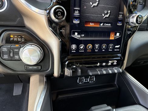 Used 2020 RAM 1500 Laramie image 29