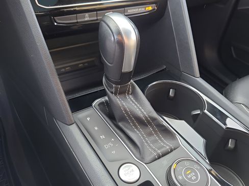 Used 2022 Volkswagen Atlas Cross Sport SE w/ Panoramic Sunroof Package image 18