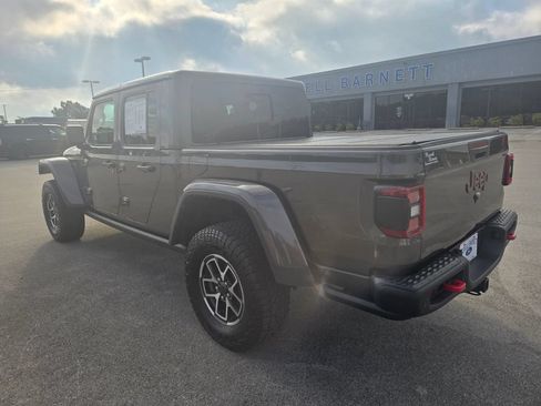 Used 2024 Jeep Gladiator Rubicon AWD/4WD image 3