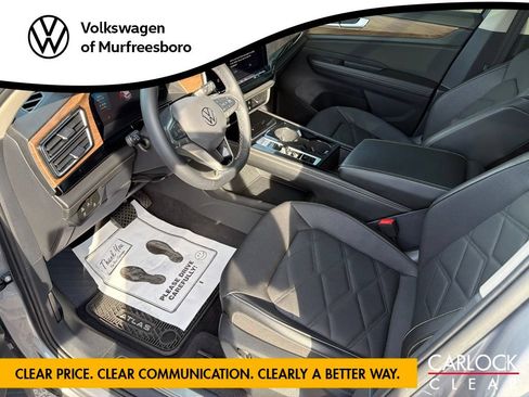 Used 2024 Volkswagen Atlas SE FWD image 13