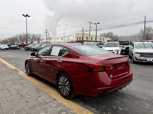 Used 2024 Nissan Altima 2.5 SV image 5