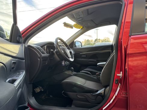 Used 2018 Mitsubishi Outlander Sport LE AWD/4WD image 9