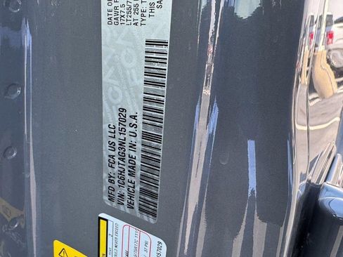 Used 2022 Jeep Gladiator Willys image 19