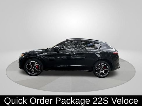 Used 2022 Alfa Romeo Stelvio Veloce AWD/4WD image 4
